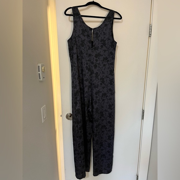 Smash and Tess Wide Leg silky jumpsuit - Picture 7 of 8